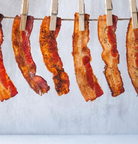 Bacon frais tranché 20 tranches / 2'' (anciennement 16-18 tranches / Lb) 33% moins de sodium que notre produit régulier
